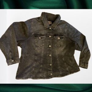 Torrid sz 4 stretch distressed gray Jean jacket 26/28 feelthefit